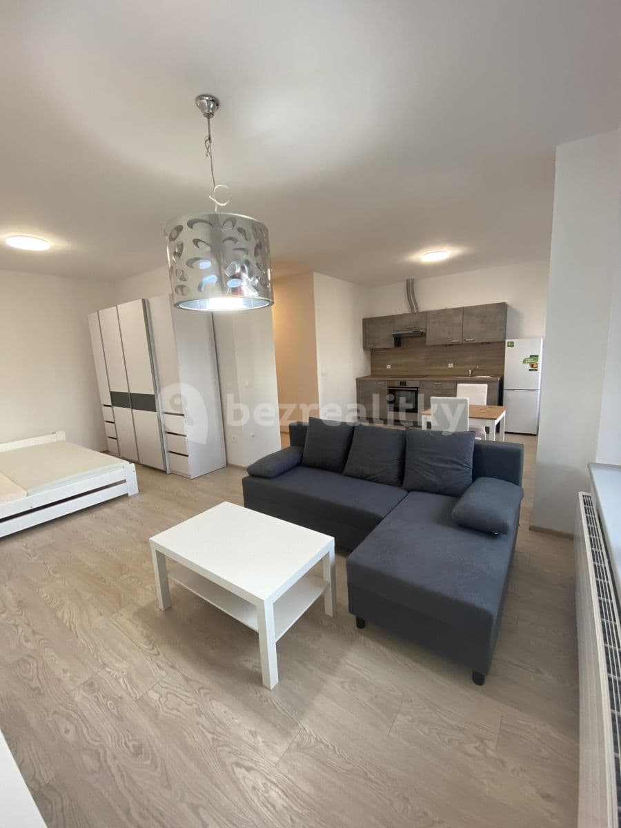 Pronájem bytu 1+kk 44 m², Lorencova, Zlín, Zlínský kraj Pronájem bytu 1+kk 44 m², Lorencova, Zlín, Zlínský kraj