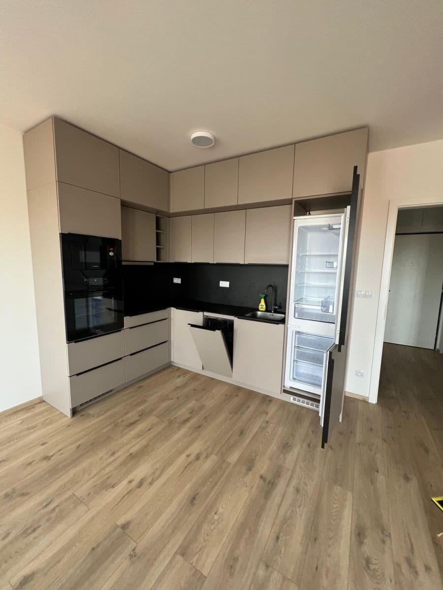 Pronájem bytu 1+kk 38 m², Olgy Havlové, Praha, Praha Pronájem bytu 1+kk 38 m², Olgy Havlové, Praha, Praha