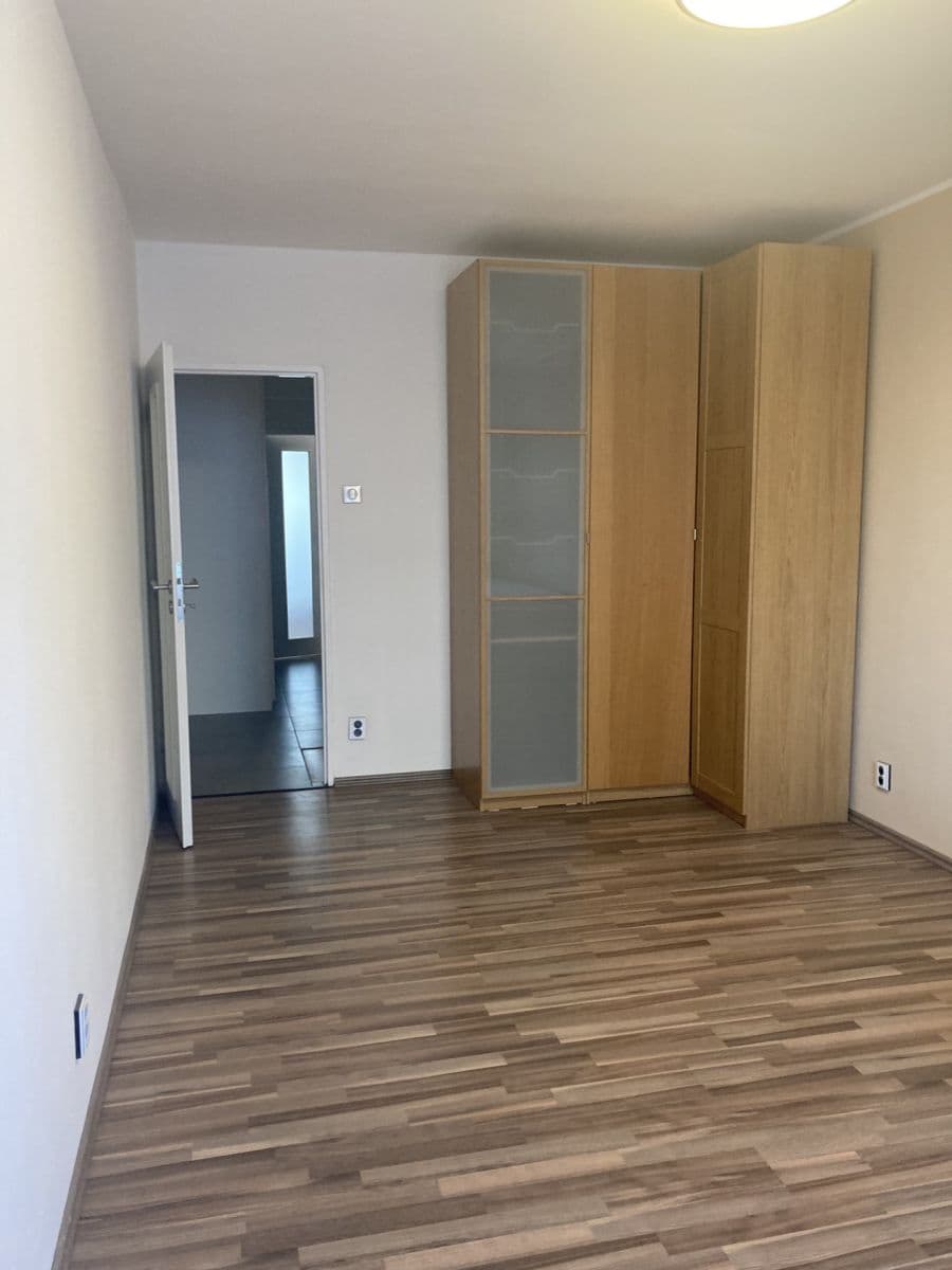 Pronájem bytu 3+1 78 m², náměstí Sítná, Kladno, Středočeský kraj Pronájem bytu 3+1 78 m², náměstí Sítná, Kladno, Středočeský kraj