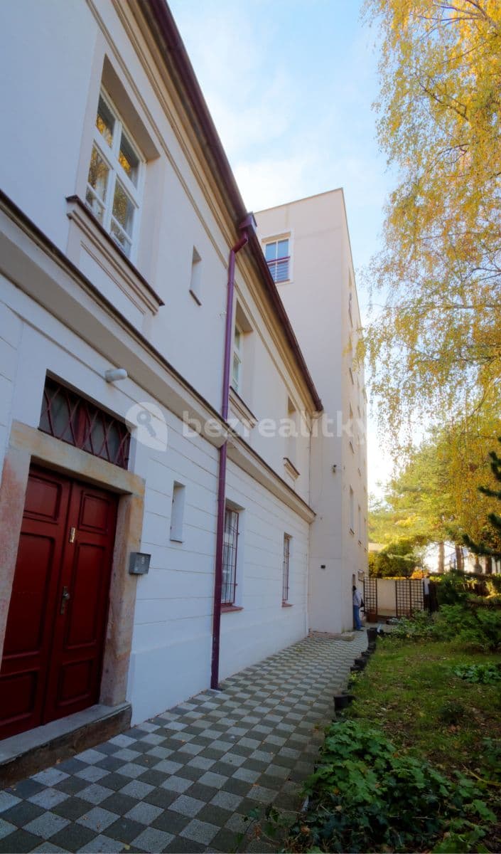 Pronájem kanceláře 180 m², U Pekařky, Praha, Praha Pronájem kanceláře 180 m², U Pekařky, Praha, Praha