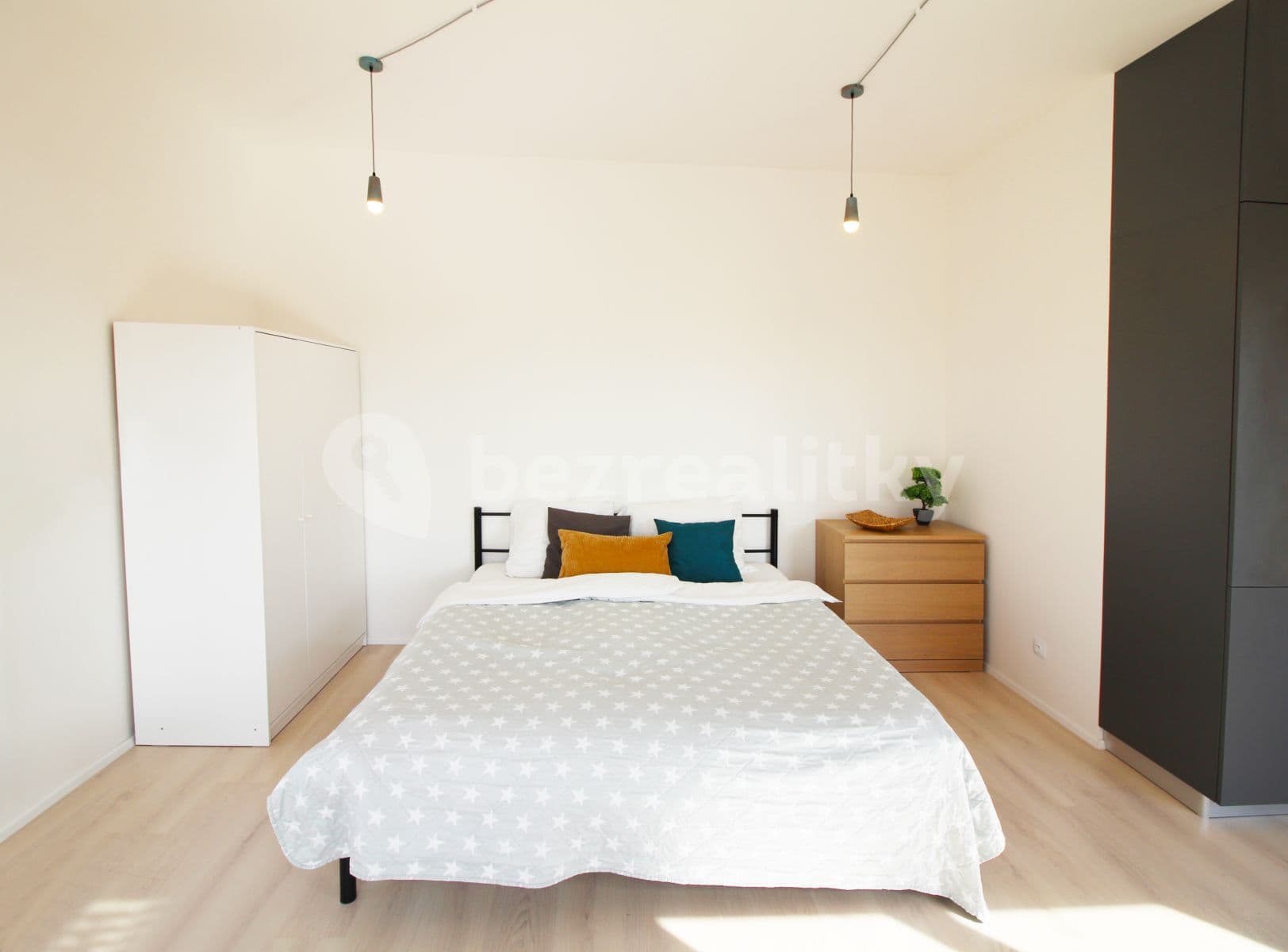 Pronájem bytu 1+kk 37 m², Jeronýmova, Brno, Jihomoravský kraj Pronájem bytu 1+kk 37 m², Jeronýmova, Brno, Jihomoravský kraj