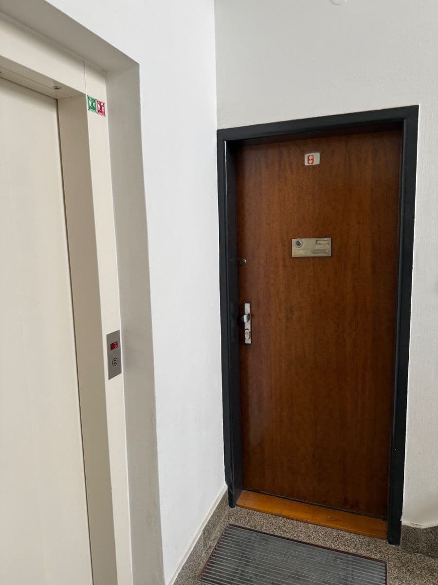 Pronájem bytu 2+1 65 m², Jana Uhra, Brno, Jihomoravský kraj Pronájem bytu 2+1 65 m², Jana Uhra, Brno, Jihomoravský kraj