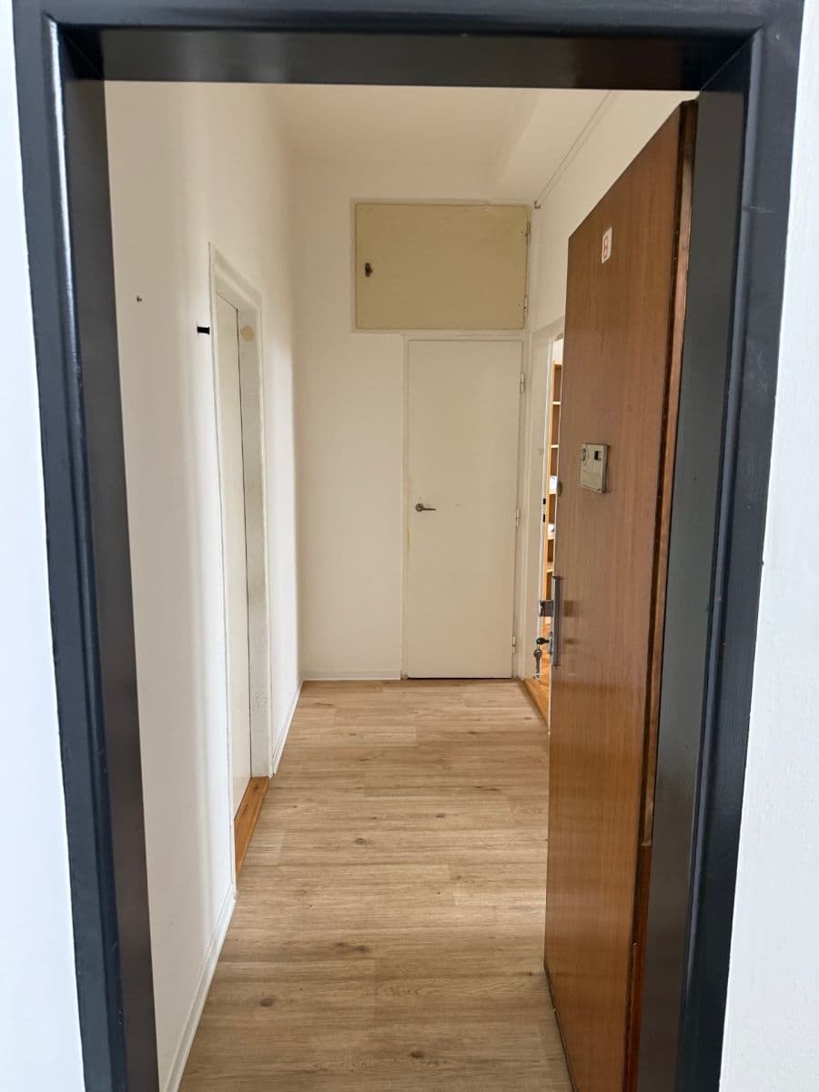 Pronájem bytu 2+1 65 m², Jana Uhra, Brno, Jihomoravský kraj Pronájem bytu 2+1 65 m², Jana Uhra, Brno, Jihomoravský kraj