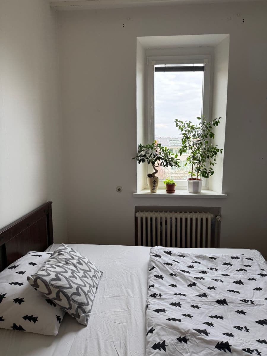 Pronájem bytu 2+1 65 m², Jana Uhra, Brno, Jihomoravský kraj Pronájem bytu 2+1 65 m², Jana Uhra, Brno, Jihomoravský kraj