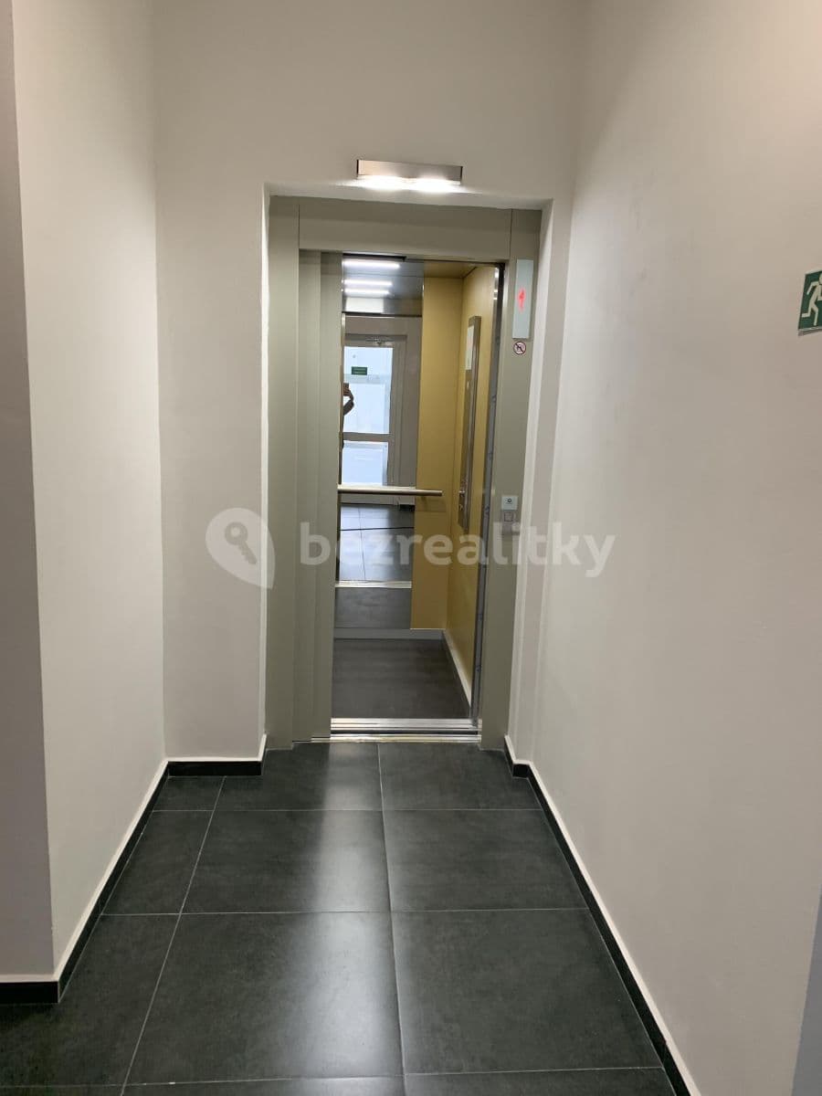 Pronájem bytu 2+kk 42 m², Vašatova, Kladno, Středočeský kraj Pronájem bytu 2+kk 42 m², Vašatova, Kladno, Středočeský kraj