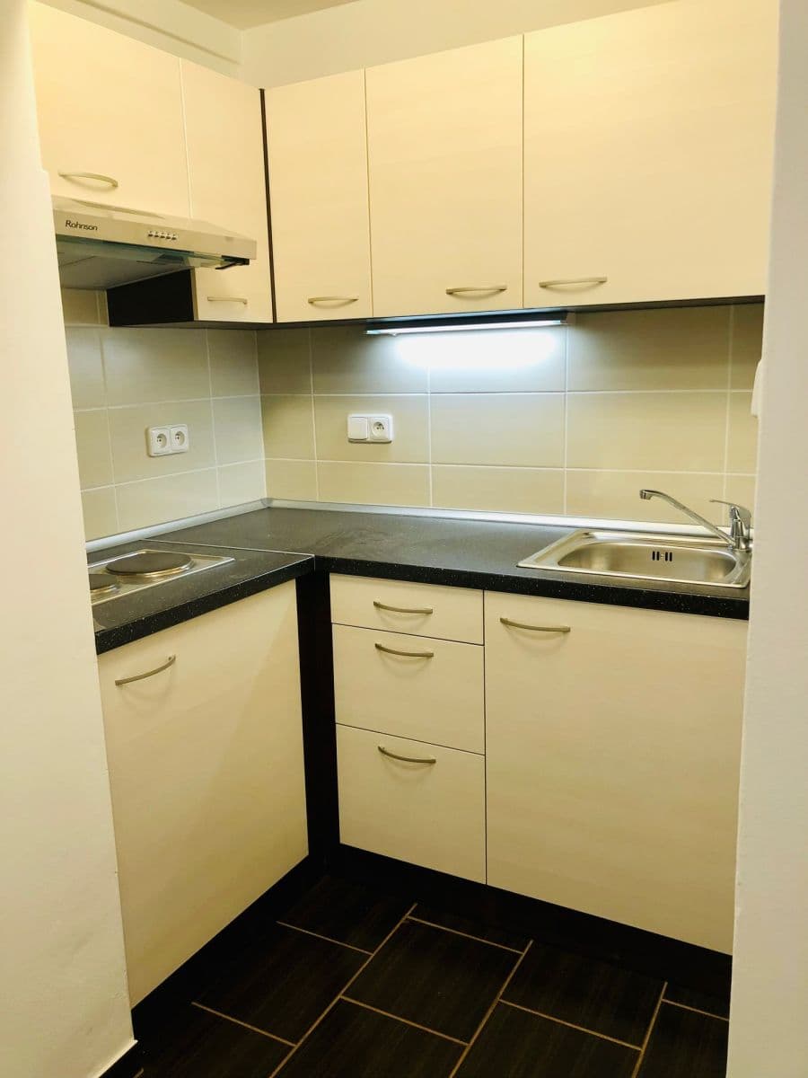 Pronájem bytu 1+kk 28 m², Kloboučnická, Praha, Praha Pronájem bytu 1+kk 28 m², Kloboučnická, Praha, Praha