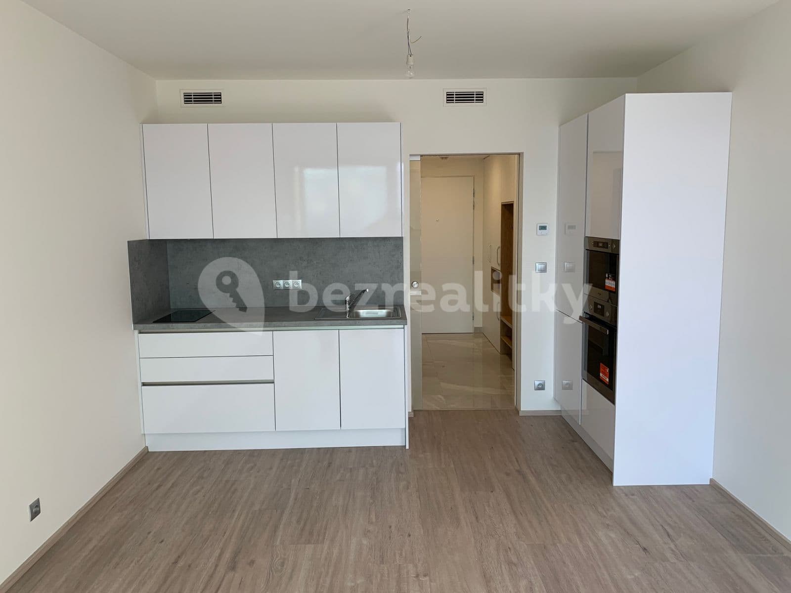 Pronájem bytu 1+kk 34 m², Kurta Konráda, Praha, Praha Pronájem bytu 1+kk 34 m², Kurta Konráda, Praha, Praha