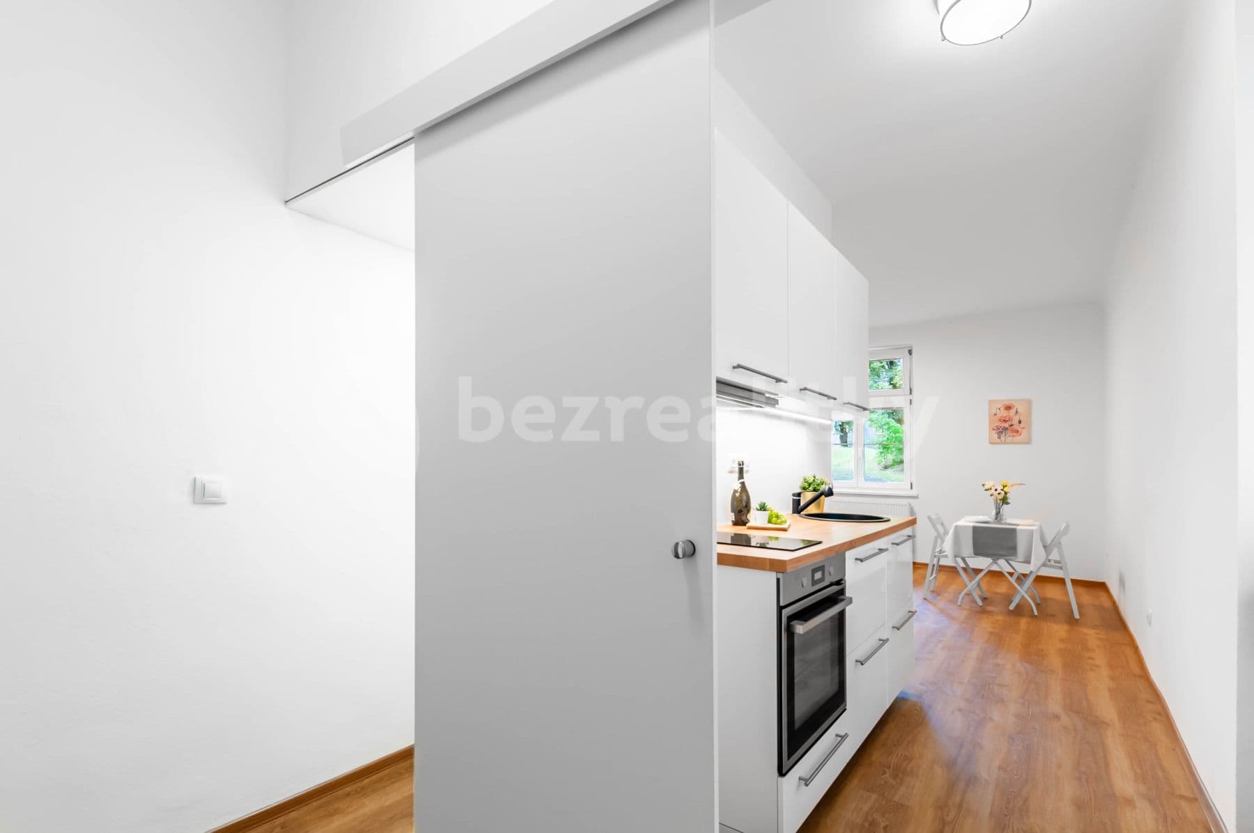 Pronájem bytu Garsoniéra 33 m², Lounských, Praha, Praha Pronájem bytu Garsoniéra 33 m², Lounských, Praha, Praha
