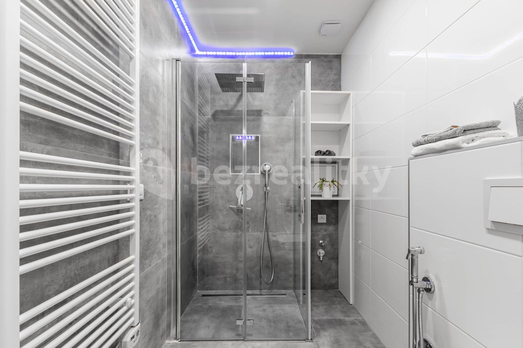 Pronájem bytu Garsoniéra 33 m², Lounských, Praha, Praha Pronájem bytu Garsoniéra 33 m², Lounských, Praha, Praha