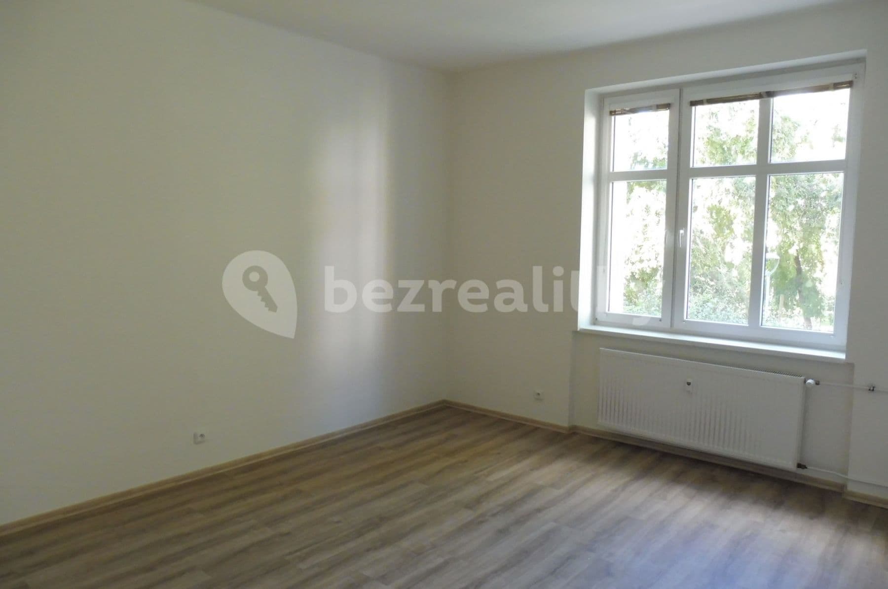 Pronájem bytu 1+1 40 m², Karáskovo náměstí, Brno, Jihomoravský kraj Pronájem bytu 1+1 40 m², Karáskovo náměstí, Brno, Jihomoravský kraj
