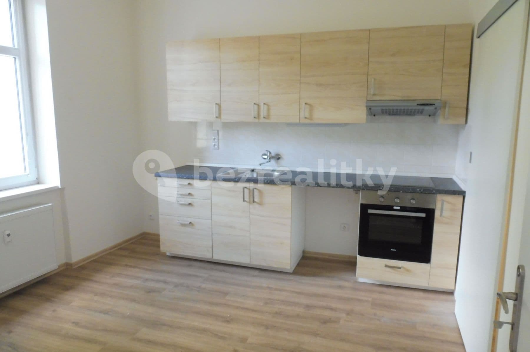 Pronájem bytu 1+1 40 m², Karáskovo náměstí, Brno, Jihomoravský kraj Pronájem bytu 1+1 40 m², Karáskovo náměstí, Brno, Jihomoravský kraj