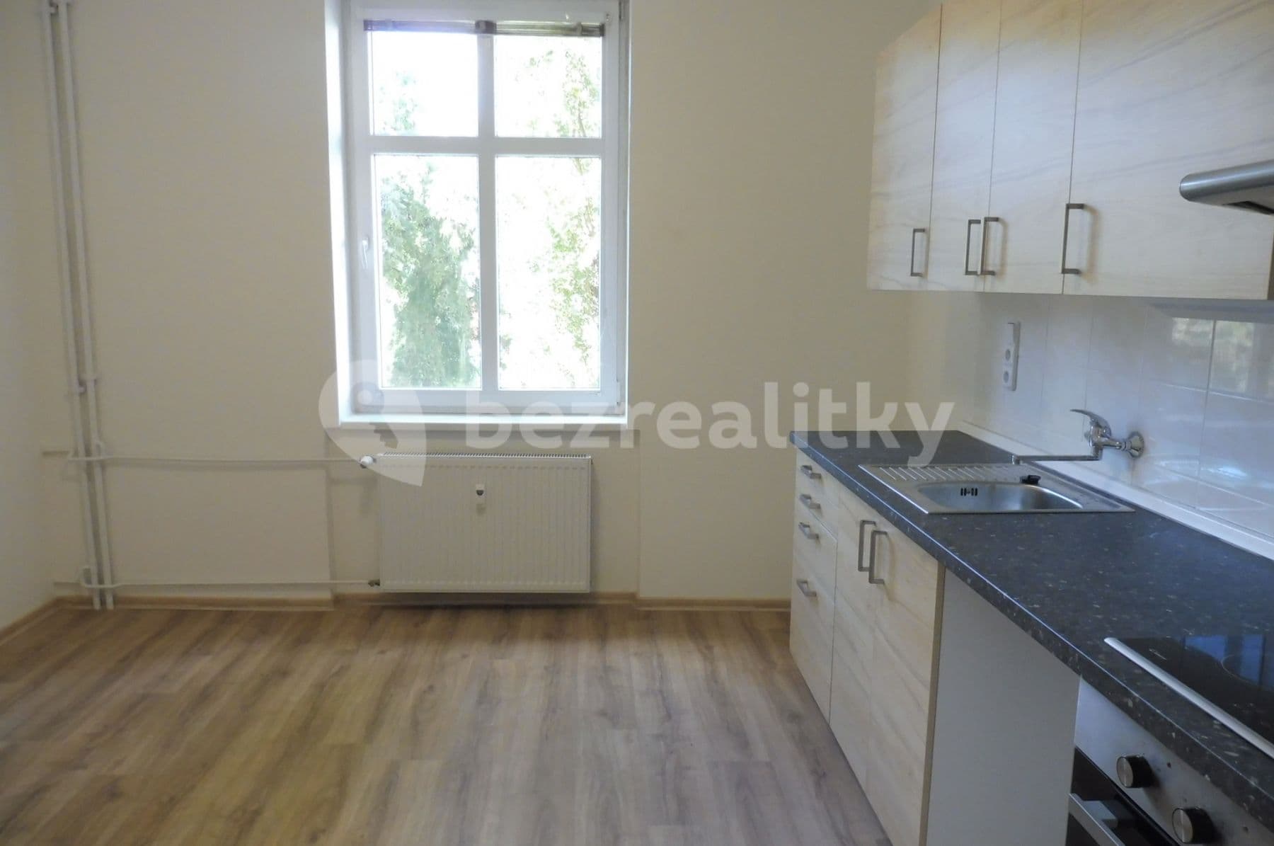 Pronájem bytu 1+1 40 m², Karáskovo náměstí, Brno, Jihomoravský kraj Pronájem bytu 1+1 40 m², Karáskovo náměstí, Brno, Jihomoravský kraj