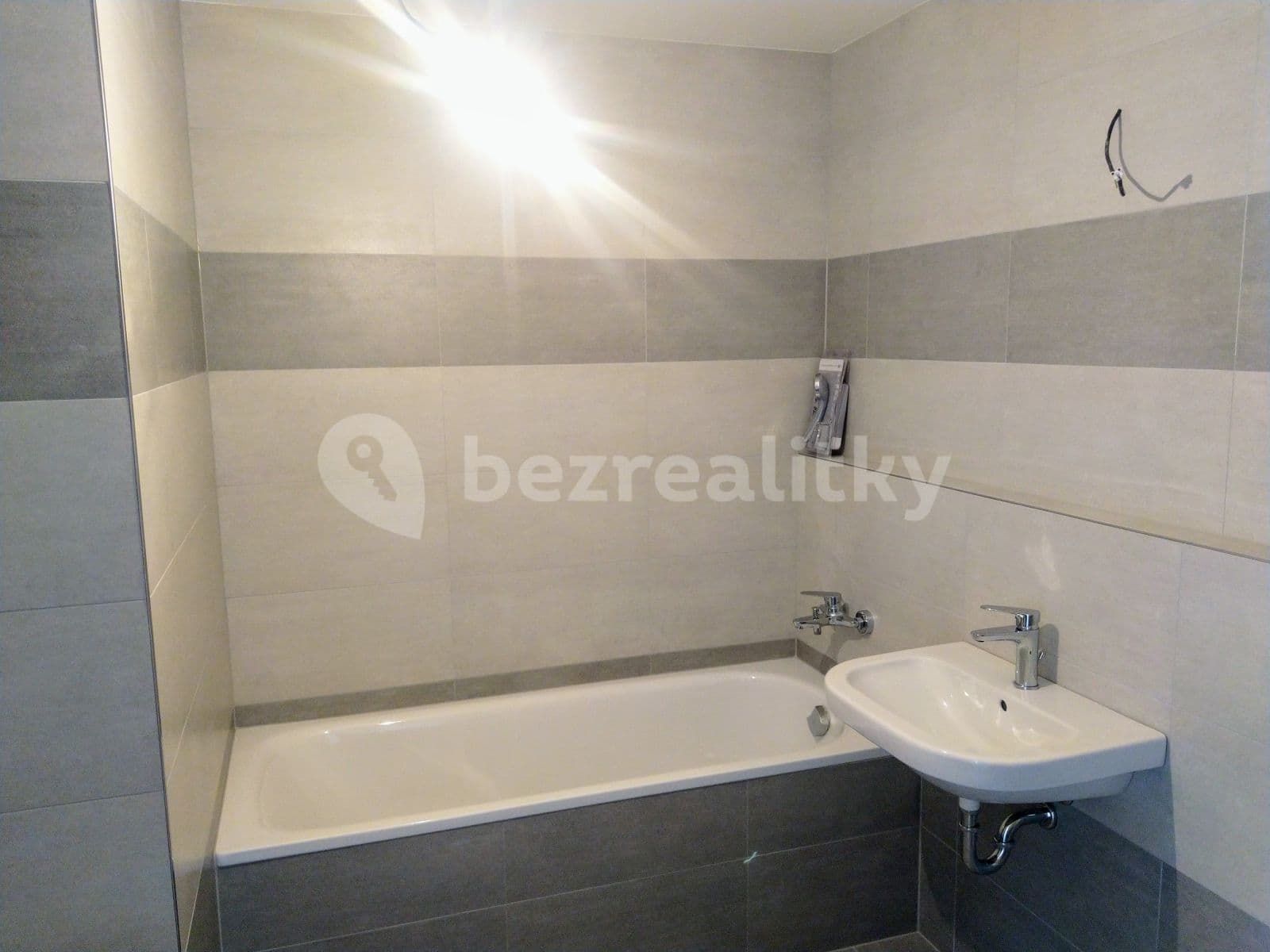 Pronájem bytu 1+kk 38 m², Olgy Havlové, Praha, Praha Pronájem bytu 1+kk 38 m², Olgy Havlové, Praha, Praha