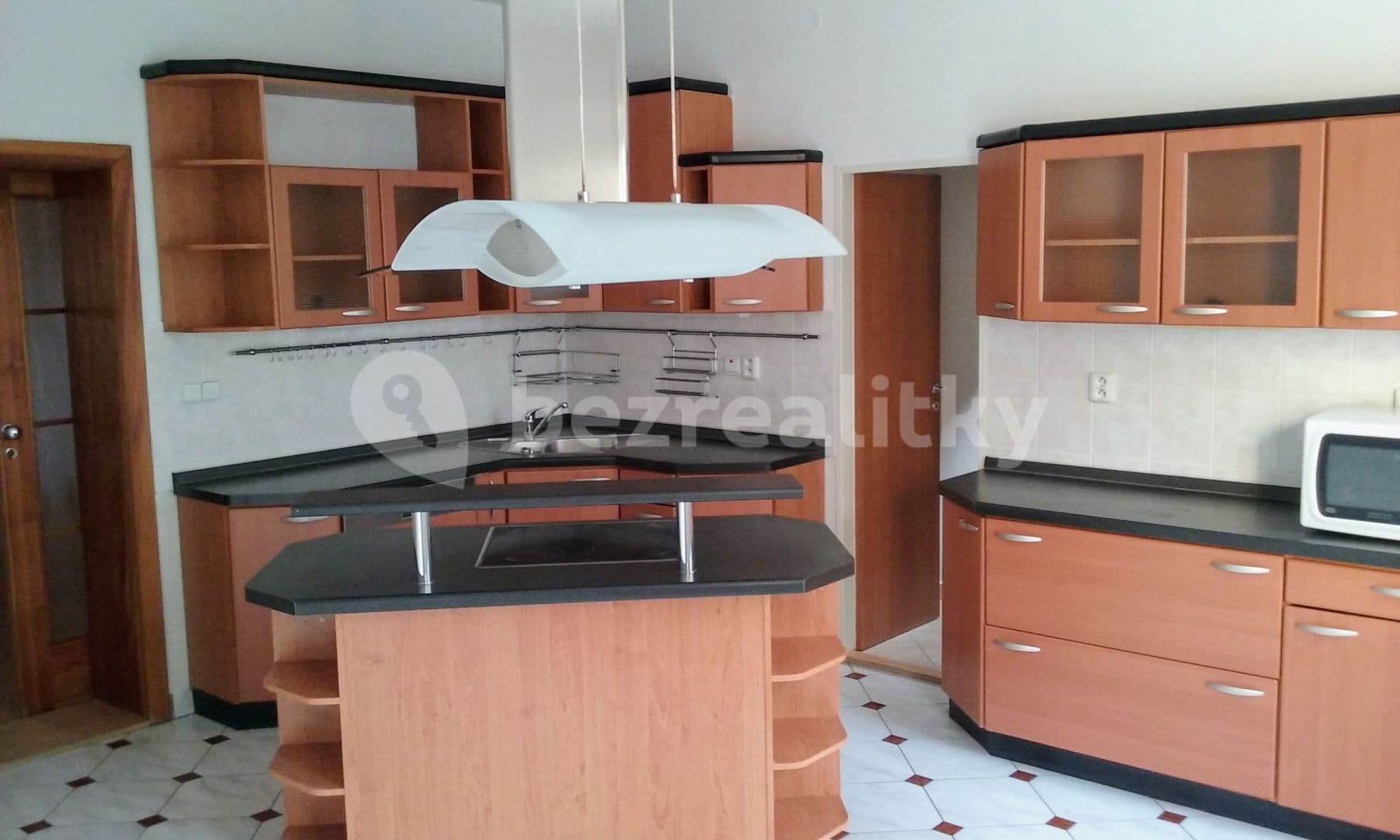 Pronájem bytu 4+1 228 m², 1. máje, Olomouc, Olomoucký kraj Pronájem bytu 4+1 228 m², 1. máje, Olomouc, Olomoucký kraj