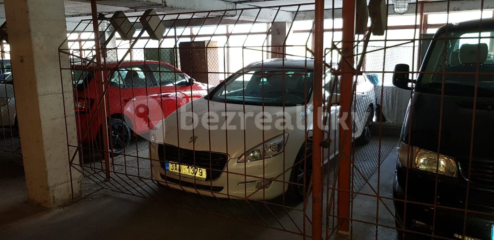 Pronájem garáže 18 m², Lovosická, Praha, Praha Pronájem garáže 18 m², Lovosická, Praha, Praha