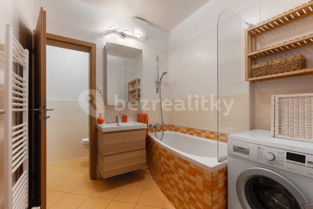 Pronájem bytu 1+1 60 m², Slévačská, Praha, Praha Pronájem bytu 1+1 60 m², Slévačská, Praha, Praha