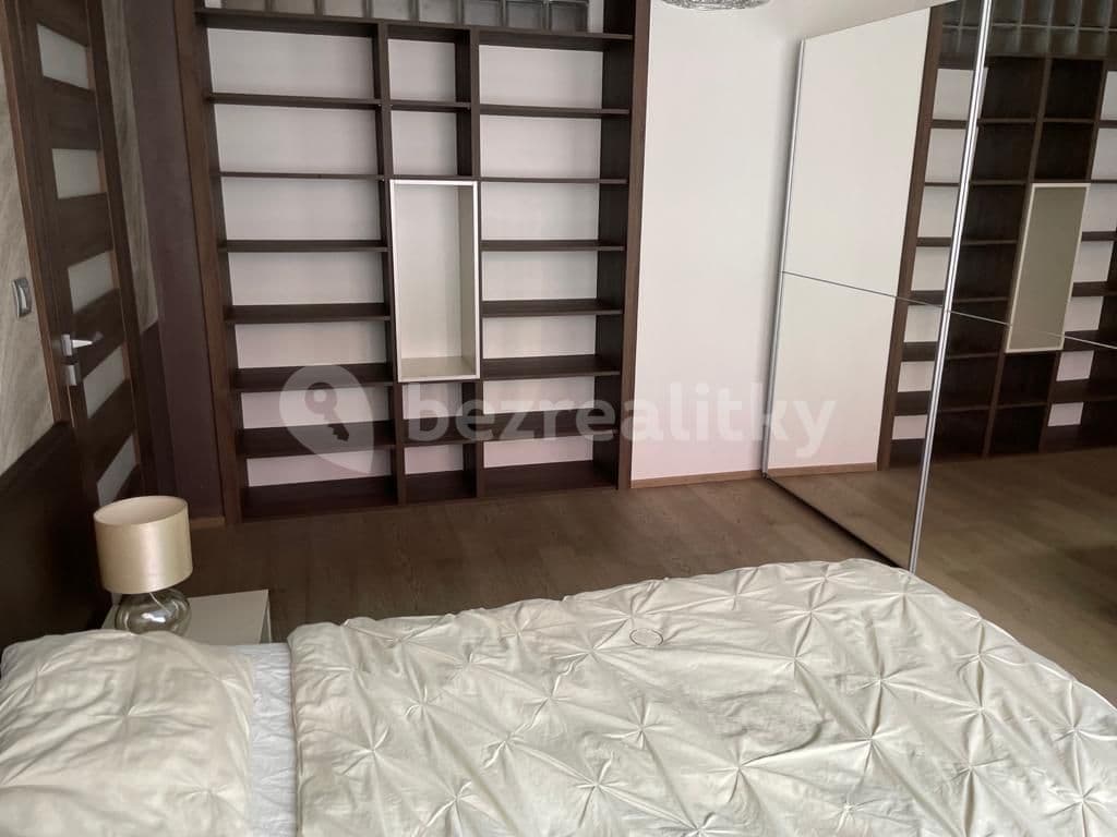 Pronájem bytu 2+kk 66 m², Puškinova, Hradec Králové, Královéhradecký kraj Pronájem bytu 2+kk 66 m², Puškinova, Hradec Králové, Královéhradecký kraj