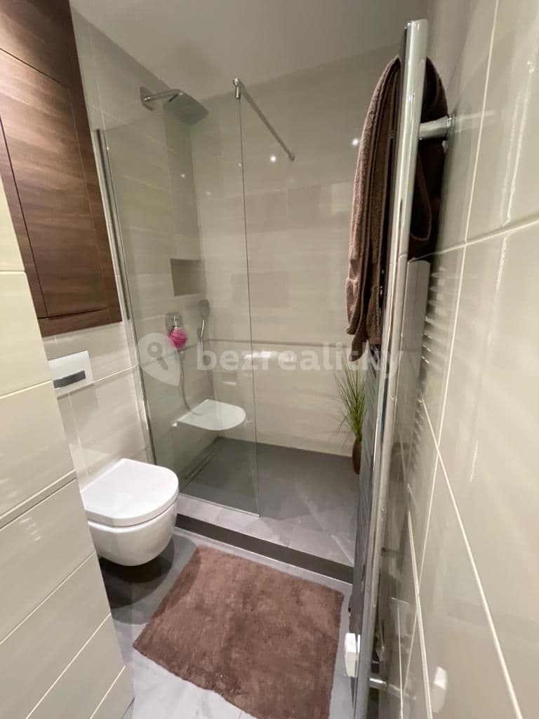 Pronájem bytu 2+kk 66 m², Puškinova, Hradec Králové, Královéhradecký kraj Pronájem bytu 2+kk 66 m², Puškinova, Hradec Králové, Královéhradecký kraj