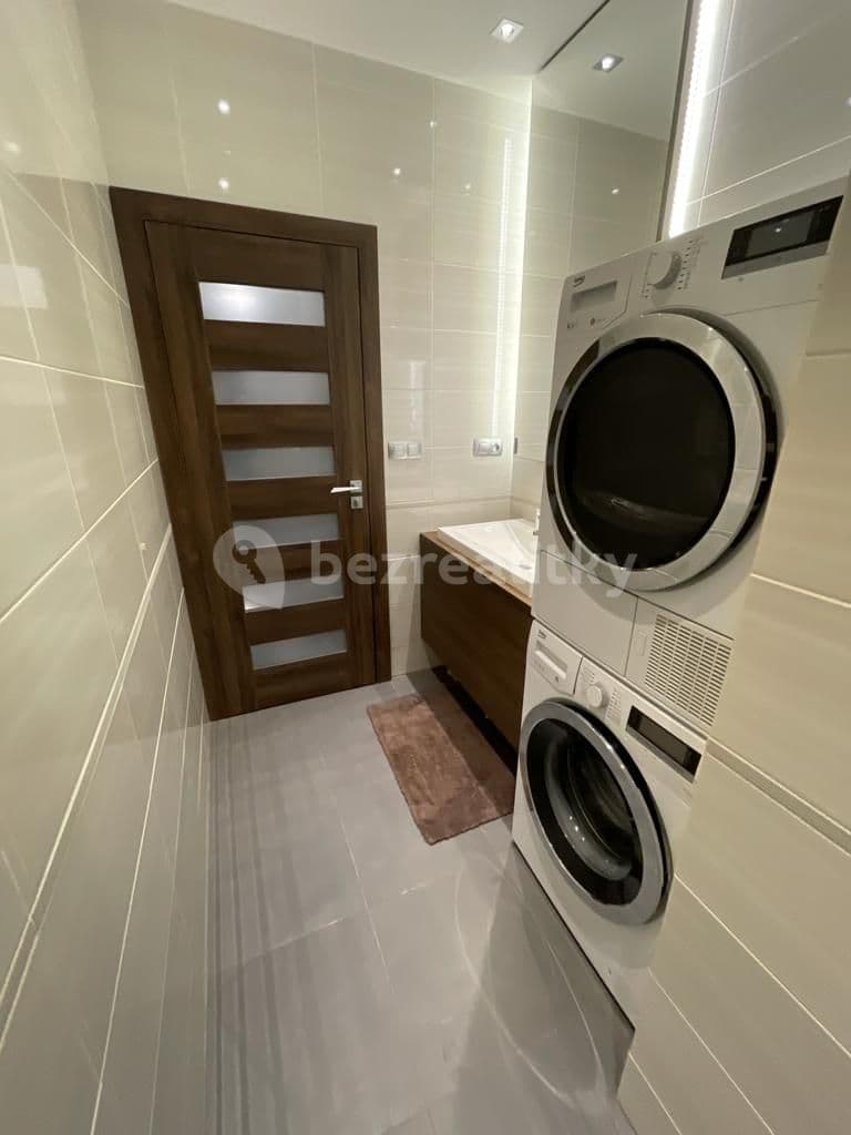 Pronájem bytu 2+kk 66 m², Puškinova, Hradec Králové, Královéhradecký kraj Pronájem bytu 2+kk 66 m², Puškinova, Hradec Králové, Královéhradecký kraj