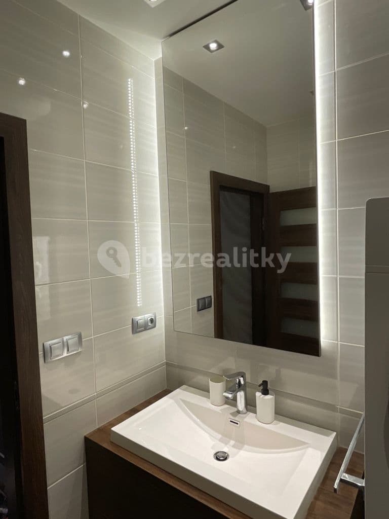 Pronájem bytu 2+kk 66 m², Puškinova, Hradec Králové, Královéhradecký kraj Pronájem bytu 2+kk 66 m², Puškinova, Hradec Králové, Královéhradecký kraj