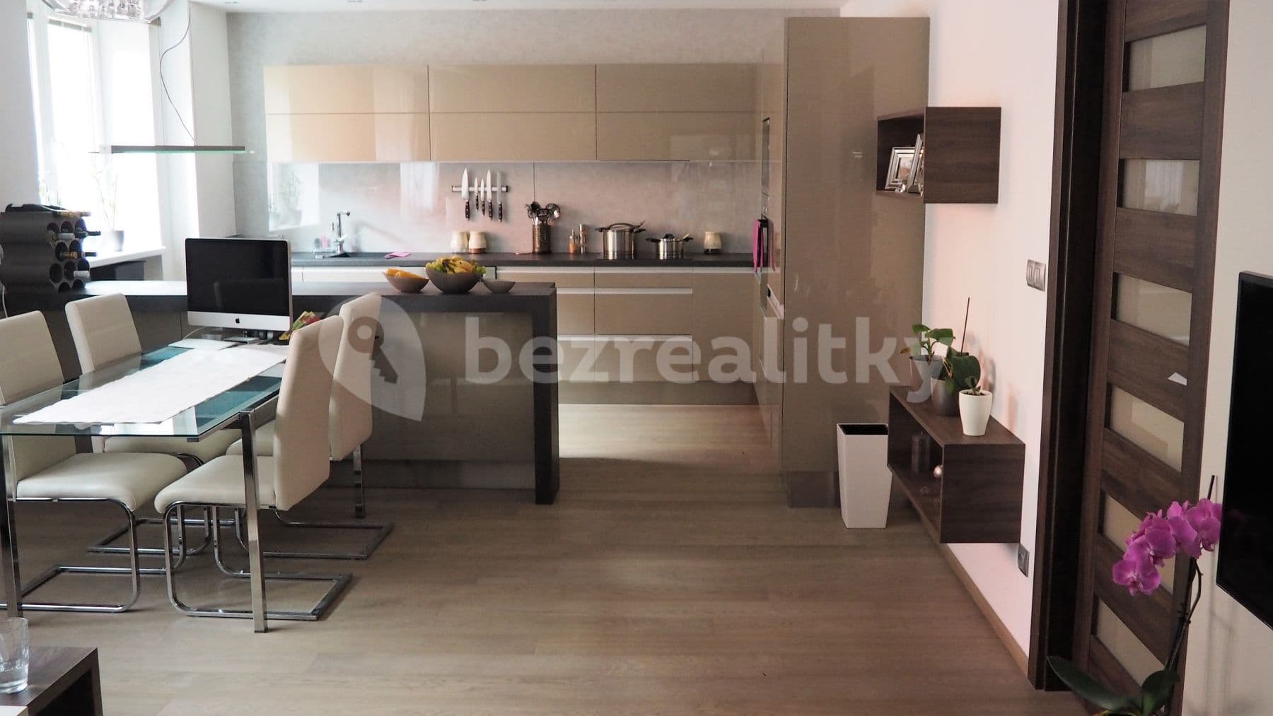 Pronájem bytu 2+kk 66 m², Puškinova, Hradec Králové, Královéhradecký kraj Pronájem bytu 2+kk 66 m², Puškinova, Hradec Králové, Královéhradecký kraj