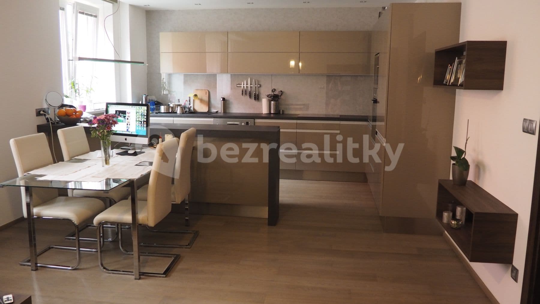 Pronájem bytu 2+kk 66 m², Puškinova, Hradec Králové, Královéhradecký kraj Pronájem bytu 2+kk 66 m², Puškinova, Hradec Králové, Královéhradecký kraj