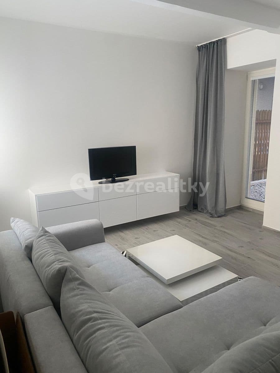 Pronájem bytu 1+1 50 m², Lermontovova, Bratislava - mestská časť Staré Mesto, Bratislavský kraj Pronájem bytu 1+1 50 m², Lermontovova, Bratislava - mestská časť Staré Mesto, Bratislavský kraj