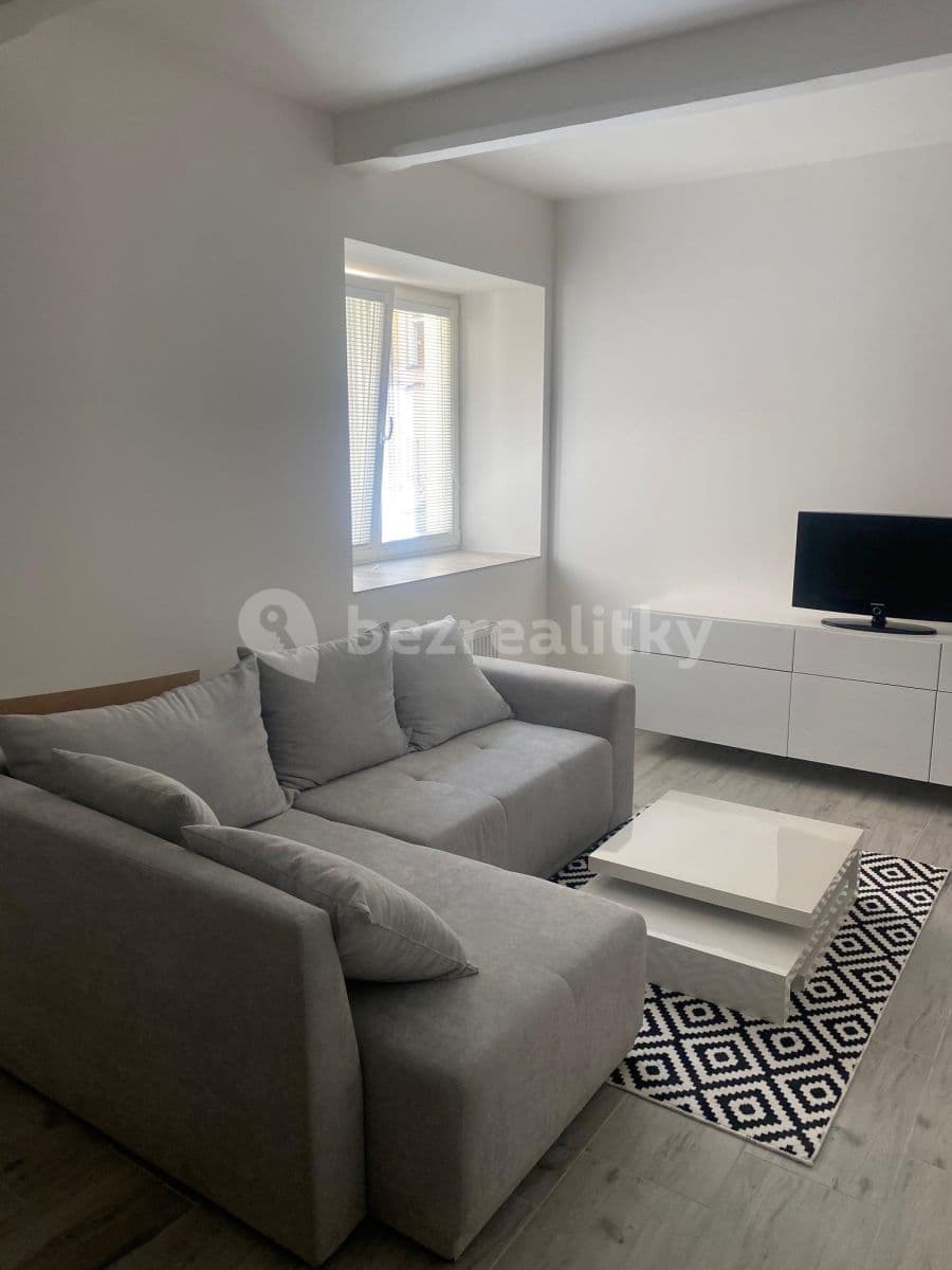 Pronájem bytu 1+1 50 m², Lermontovova, Bratislava - mestská časť Staré Mesto, Bratislavský kraj Pronájem bytu 1+1 50 m², Lermontovova, Bratislava - mestská časť Staré Mesto, Bratislavský kraj