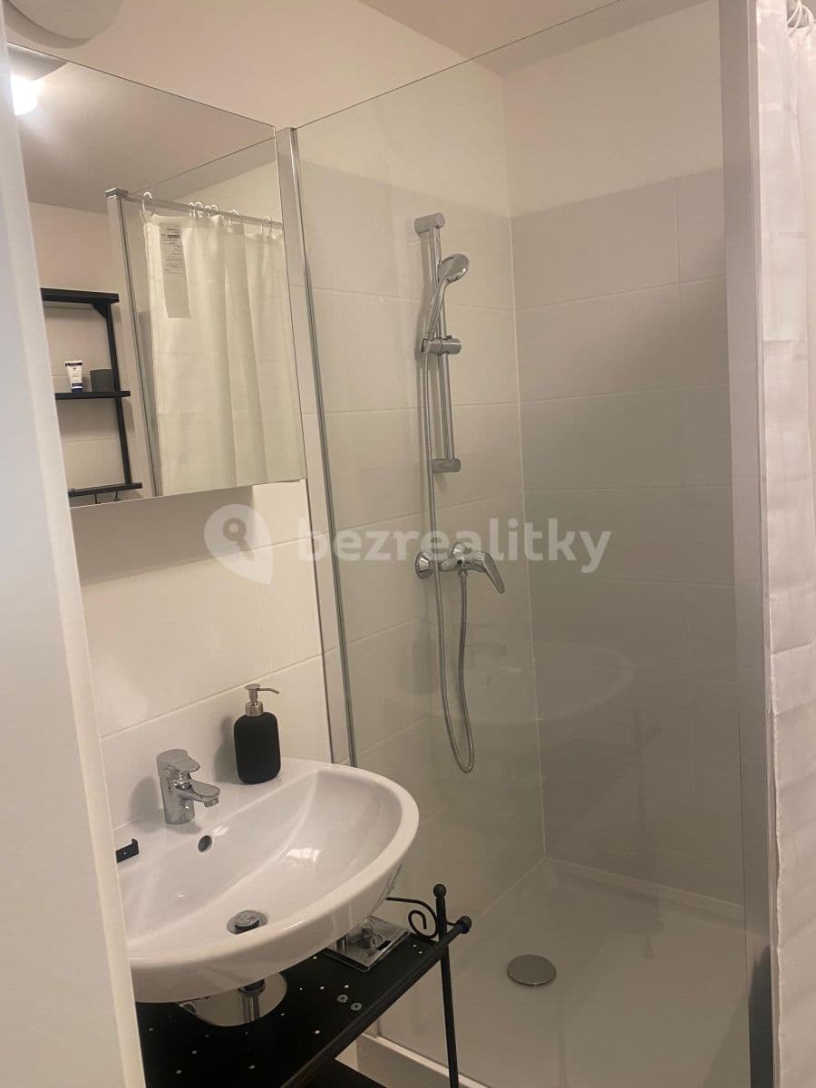 Pronájem bytu 1+1 50 m², Lermontovova, Bratislava - mestská časť Staré Mesto, Bratislavský kraj Pronájem bytu 1+1 50 m², Lermontovova, Bratislava - mestská časť Staré Mesto, Bratislavský kraj