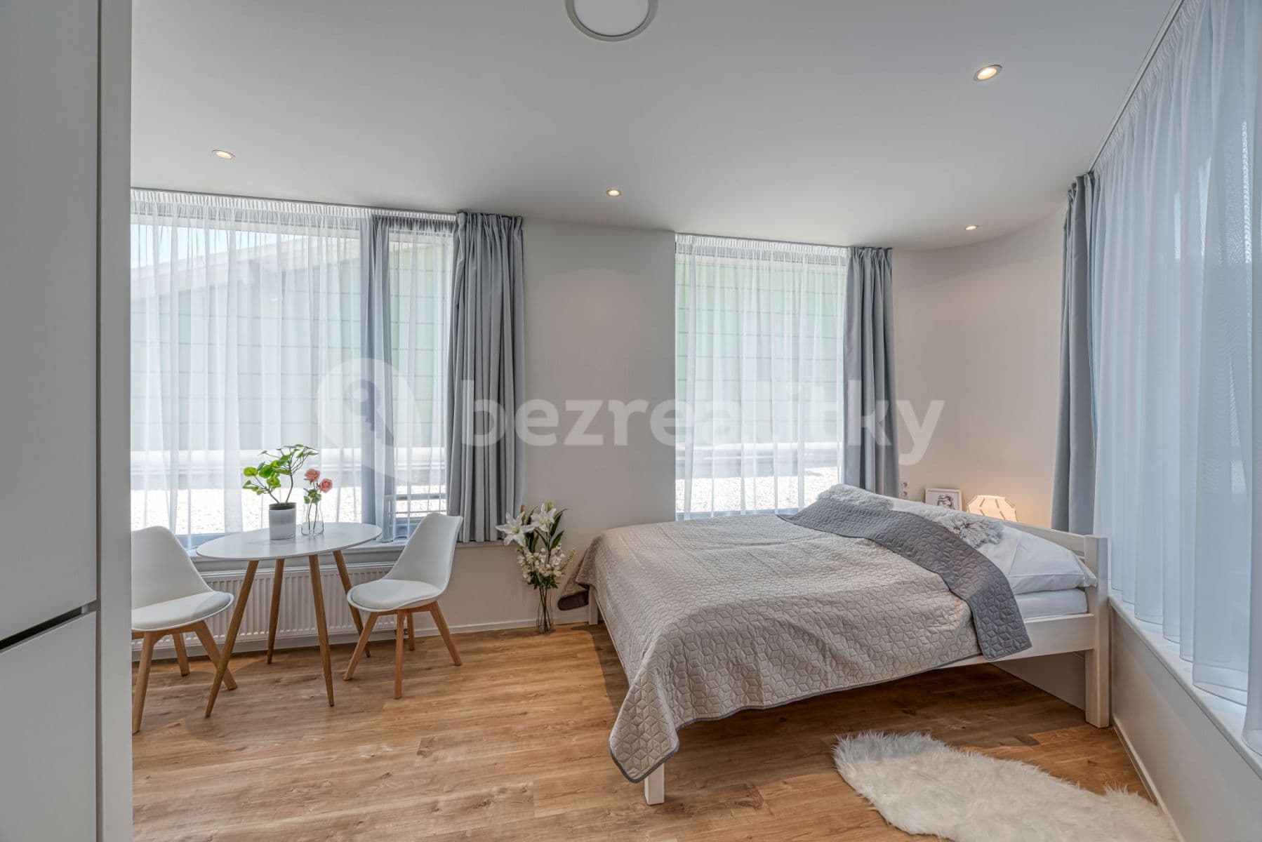 Pronájem bytu 1+kk 31 m², Mukařovského, Praha, Praha Pronájem bytu 1+kk 31 m², Mukařovského, Praha, Praha