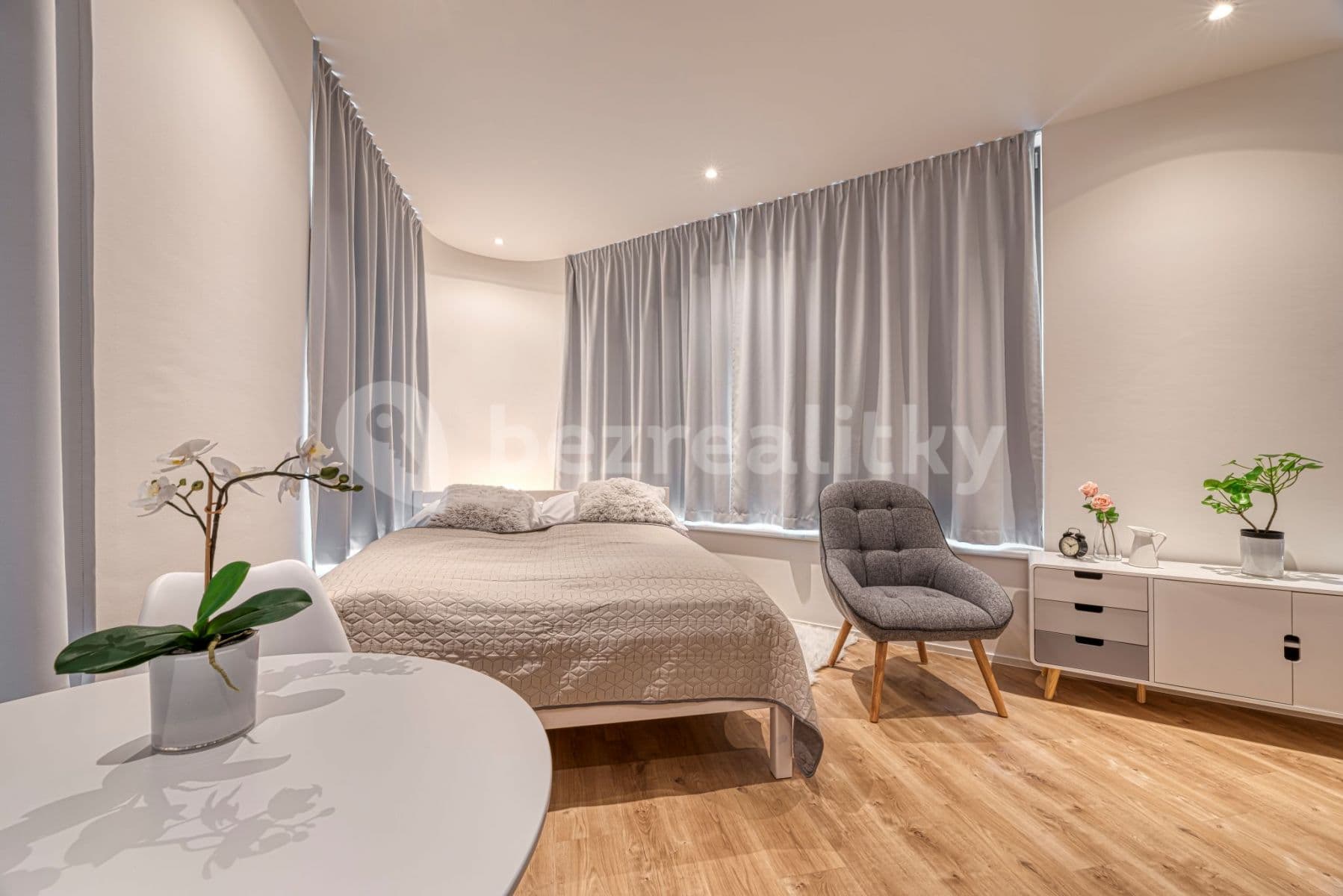 Pronájem bytu 1+kk 31 m², Mukařovského, Praha, Praha Pronájem bytu 1+kk 31 m², Mukařovského, Praha, Praha