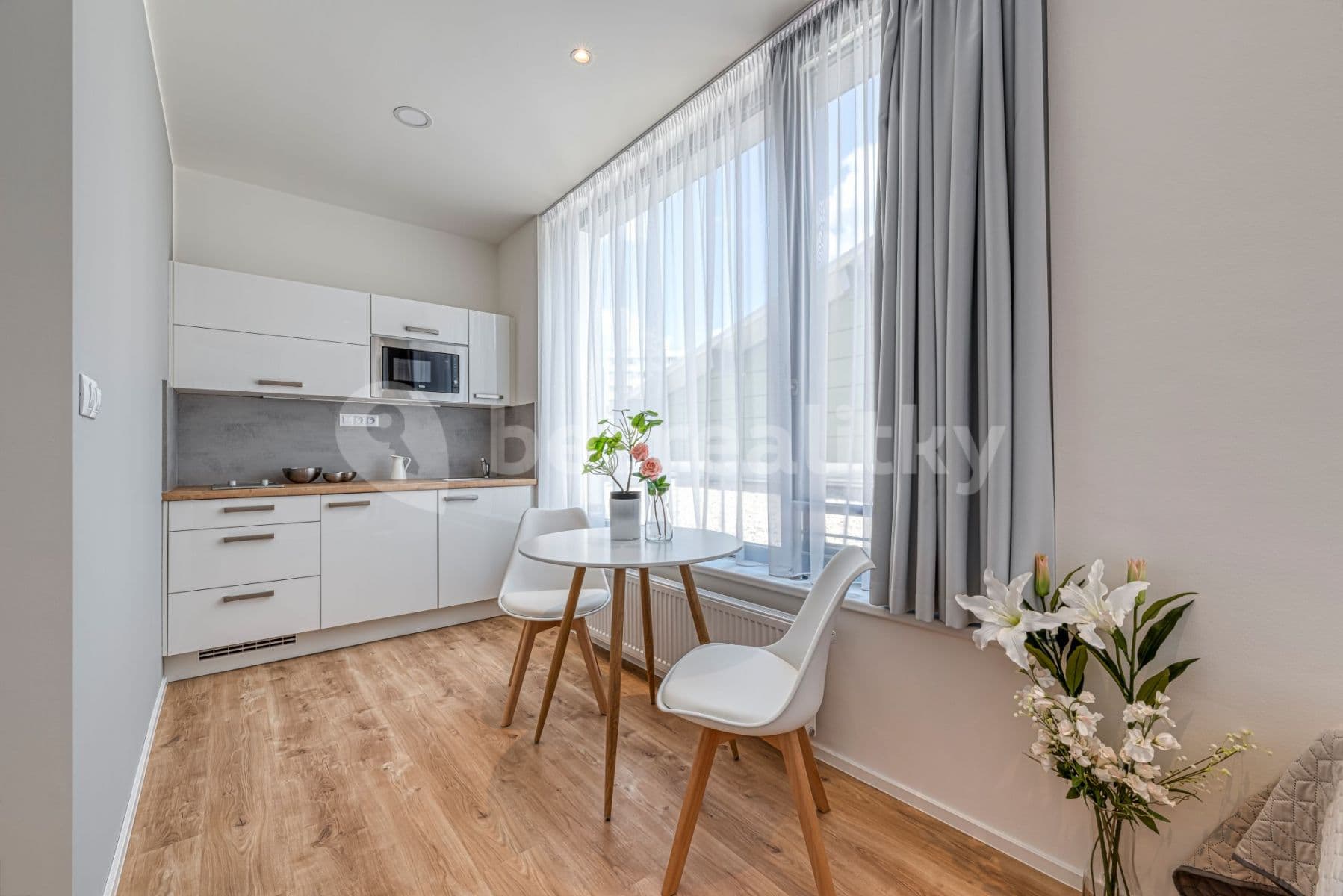 Pronájem bytu 1+kk 31 m², Mukařovského, Praha, Praha Pronájem bytu 1+kk 31 m², Mukařovského, Praha, Praha