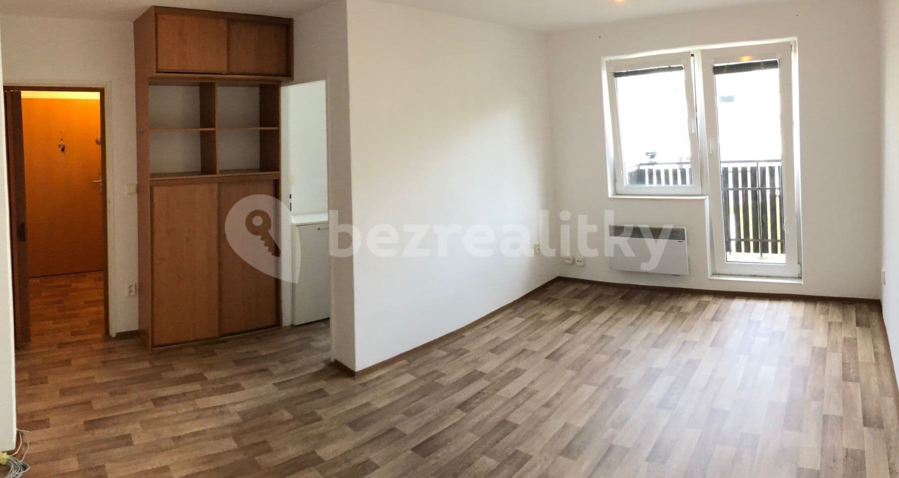 Pronájem bytu 1+1 30 m², Spojovací, Milovice, Středočeský kraj Pronájem bytu 1+1 30 m², Spojovací, Milovice, Středočeský kraj