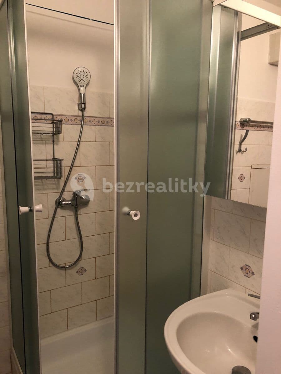 Pronájem bytu 1+1 30 m², Spojovací, Milovice, Středočeský kraj Pronájem bytu 1+1 30 m², Spojovací, Milovice, Středočeský kraj