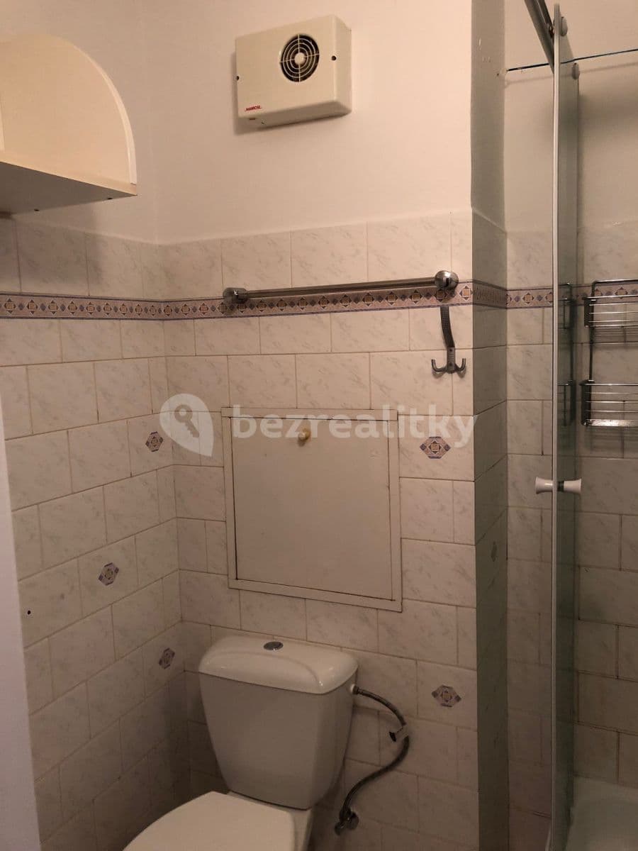 Pronájem bytu 1+1 30 m², Spojovací, Milovice, Středočeský kraj Pronájem bytu 1+1 30 m², Spojovací, Milovice, Středočeský kraj