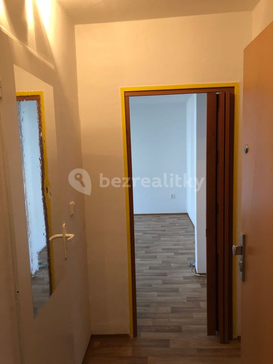 Pronájem bytu 1+1 30 m², Spojovací, Milovice, Středočeský kraj Pronájem bytu 1+1 30 m², Spojovací, Milovice, Středočeský kraj