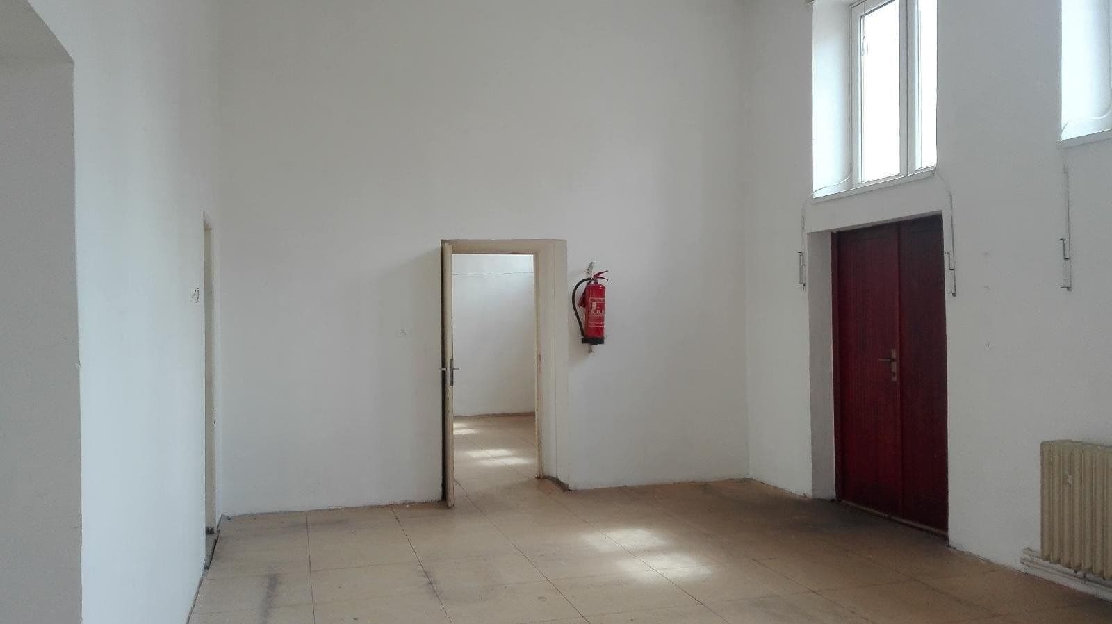 Pronájem nebytového prostoru 126 m², nám. Budovatelů, Karviná, Moravskoslezský kraj Pronájem nebytového prostoru 126 m², nám. Budovatelů, Karviná, Moravskoslezský kraj