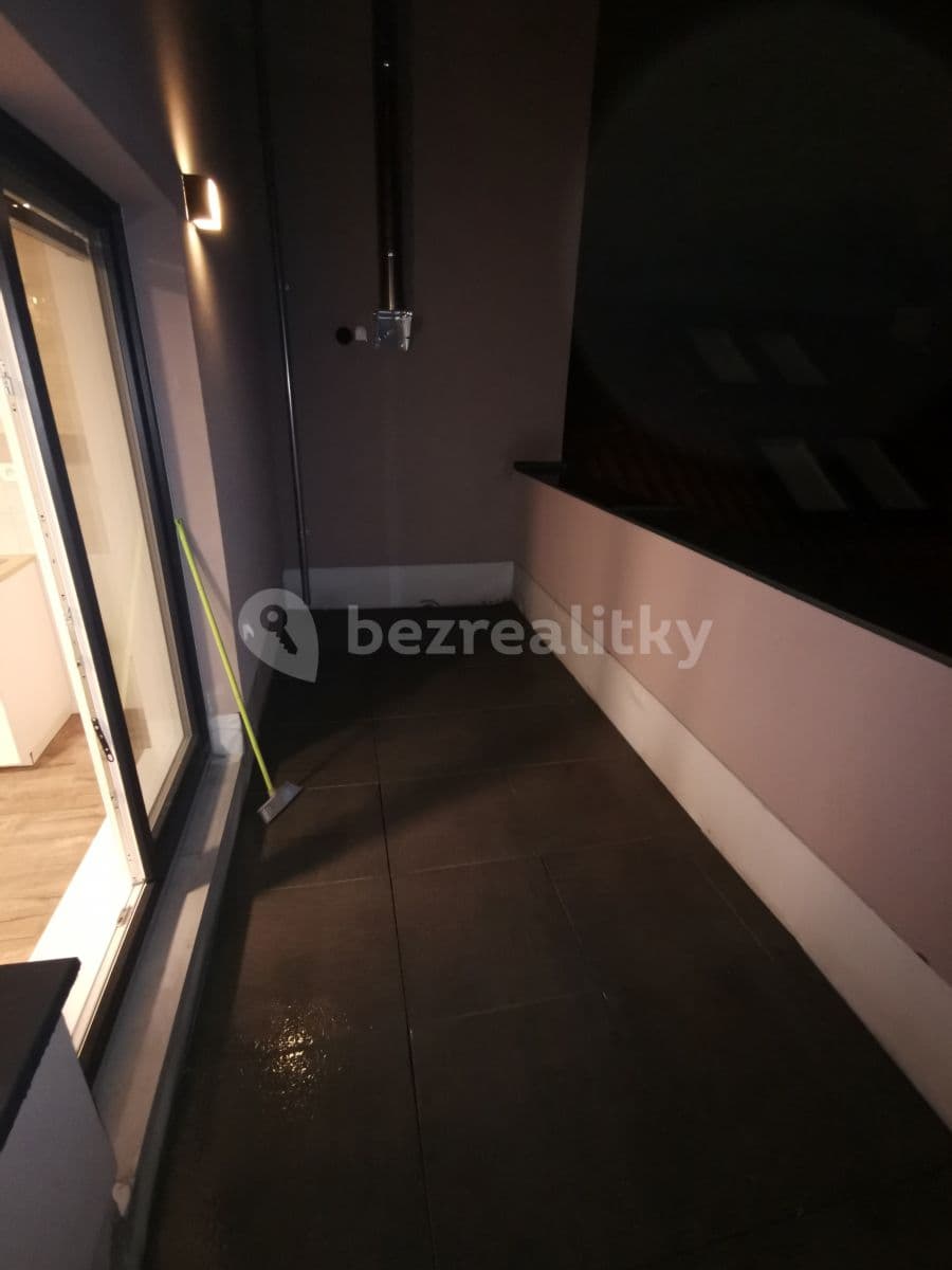Pronájem bytu 1+kk 45 m², Mikšíčkova, Brno, Jihomoravský kraj Pronájem bytu 1+kk 45 m², Mikšíčkova, Brno, Jihomoravský kraj