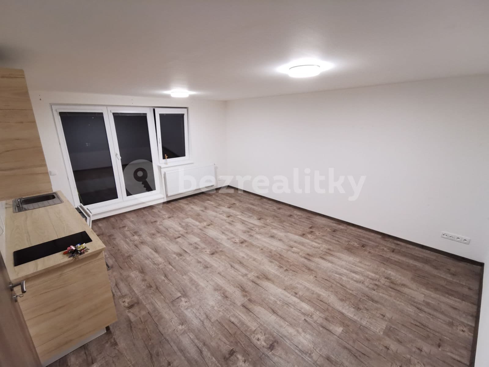 Pronájem bytu 1+kk 45 m², Mikšíčkova, Brno, Jihomoravský kraj Pronájem bytu 1+kk 45 m², Mikšíčkova, Brno, Jihomoravský kraj