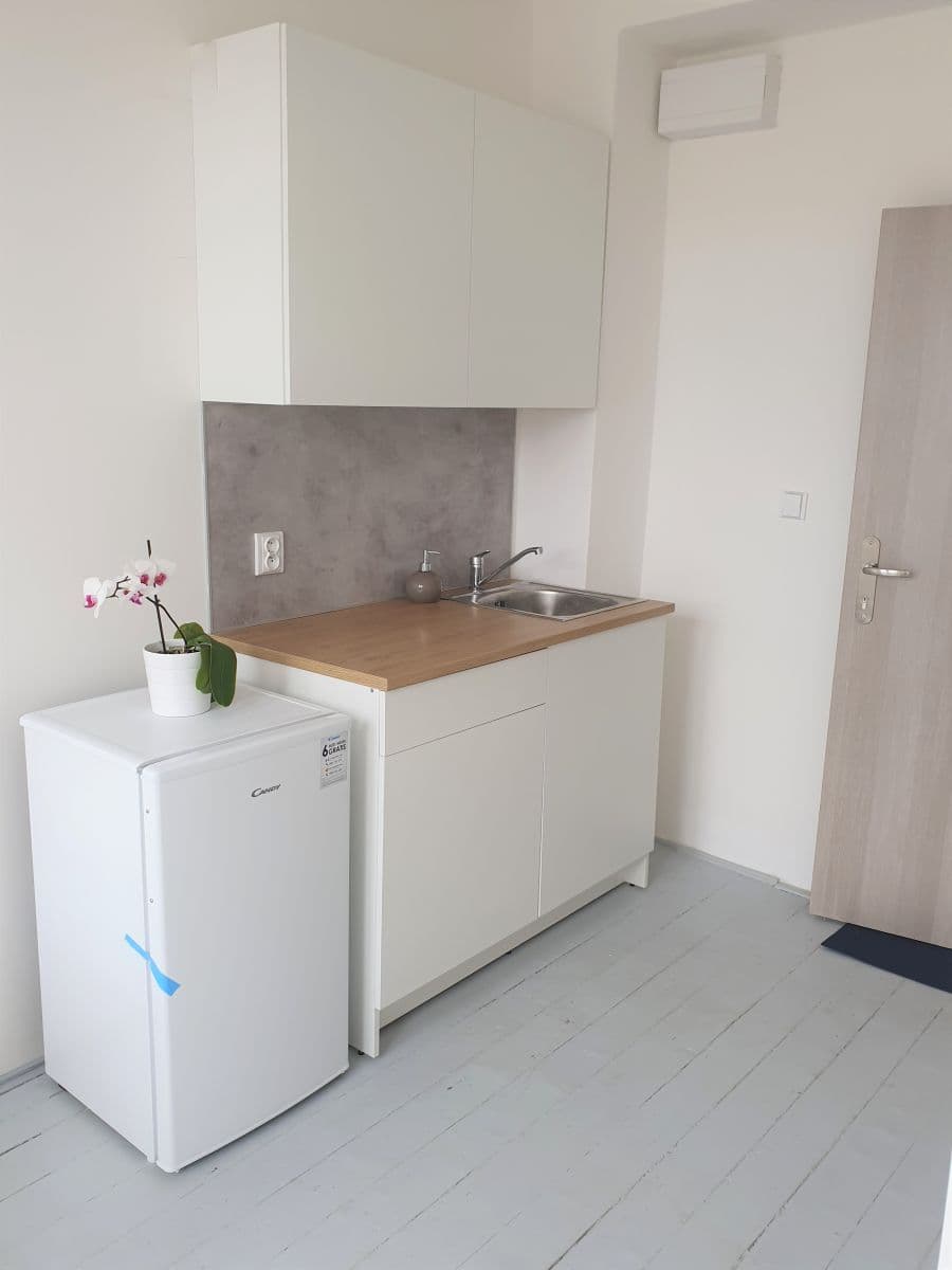 Pronájem bytu 1+kk 22 m², Moskevská, Praha, Praha Pronájem bytu 1+kk 22 m², Moskevská, Praha, Praha