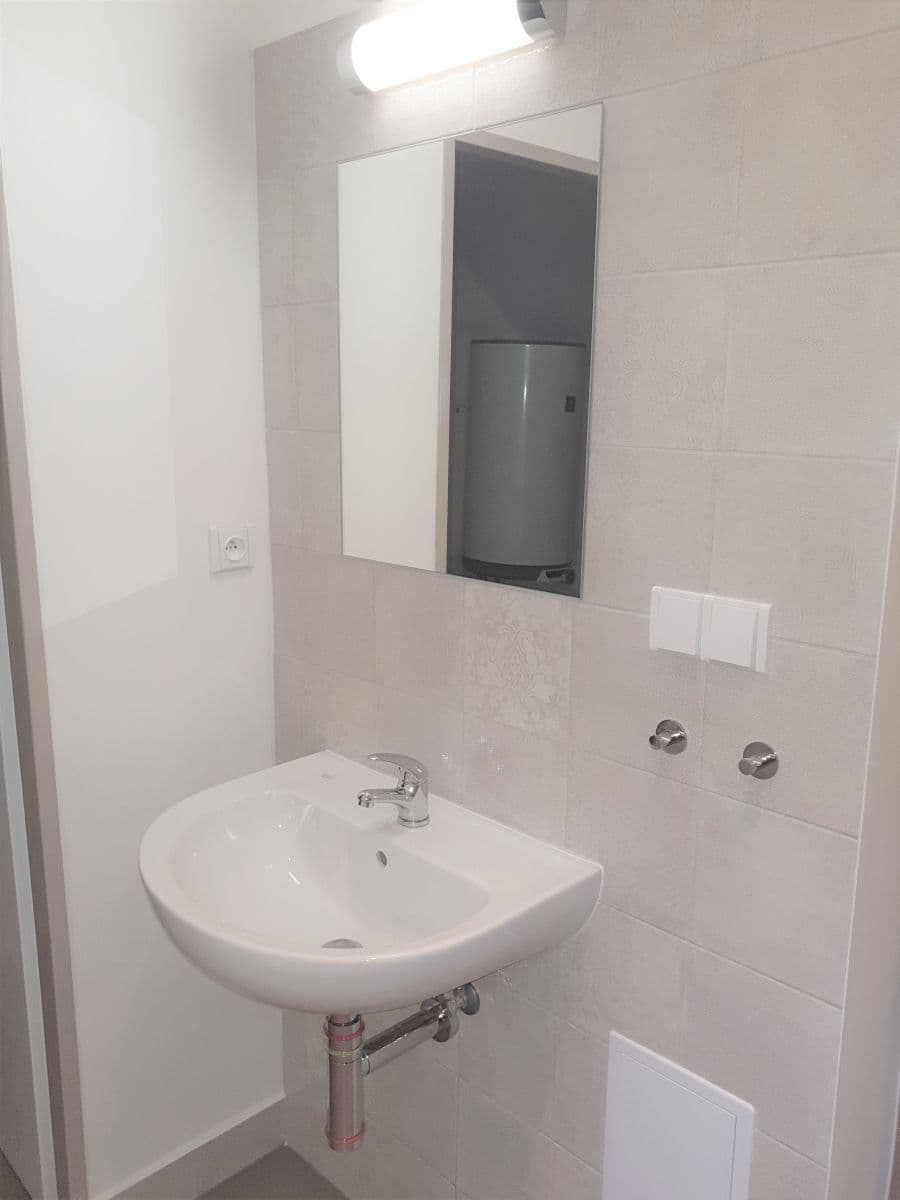 Pronájem bytu 1+kk 22 m², Moskevská, Praha, Praha Pronájem bytu 1+kk 22 m², Moskevská, Praha, Praha