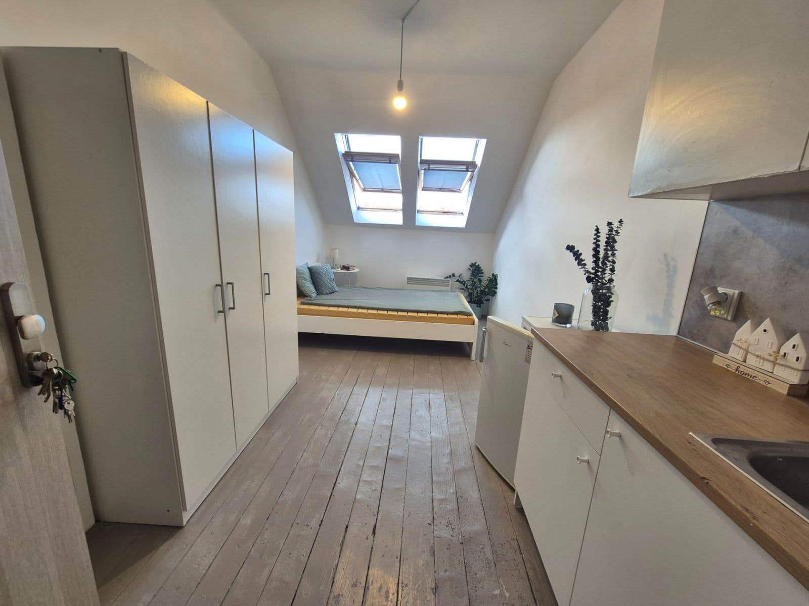 Pronájem bytu 1+kk 22 m², Moskevská, Praha, Praha Pronájem bytu 1+kk 22 m², Moskevská, Praha, Praha