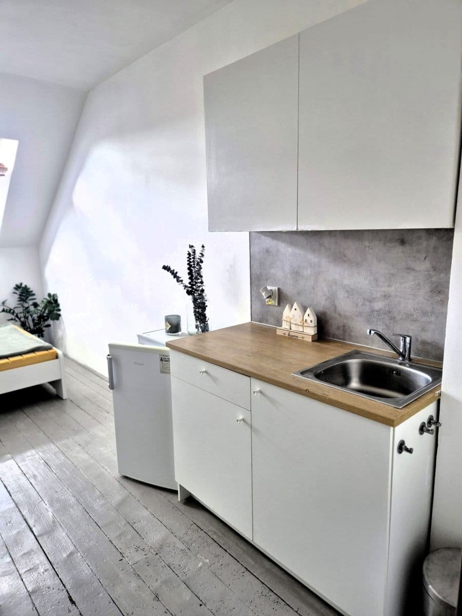 Pronájem bytu 1+kk 22 m², Moskevská, Praha, Praha Pronájem bytu 1+kk 22 m², Moskevská, Praha, Praha