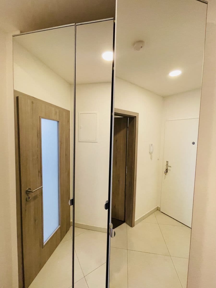 Pronájem bytu 1+kk 34 m², Petrohradská, Praha, Praha Pronájem bytu 1+kk 34 m², Petrohradská, Praha, Praha