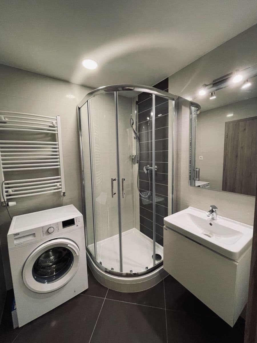 Pronájem bytu 1+kk 34 m², Petrohradská, Praha, Praha Pronájem bytu 1+kk 34 m², Petrohradská, Praha, Praha