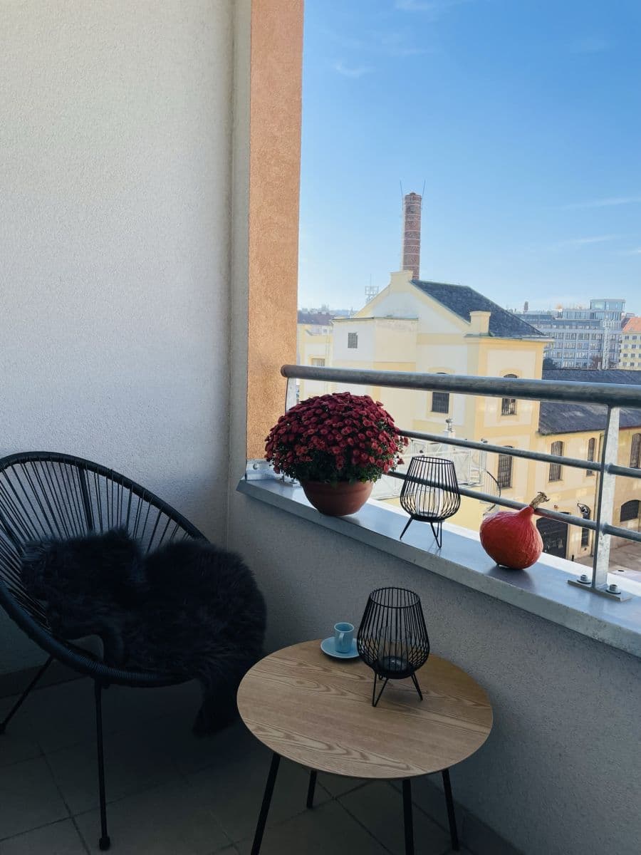 Pronájem bytu 1+kk 34 m², Petrohradská, Praha, Praha Pronájem bytu 1+kk 34 m², Petrohradská, Praha, Praha