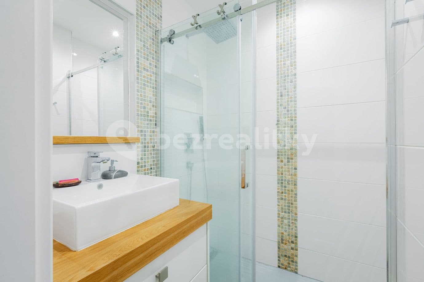 Pronájem bytu 2+1 60 m², Jakutská, Praha, Praha Pronájem bytu 2+1 60 m², Jakutská, Praha, Praha