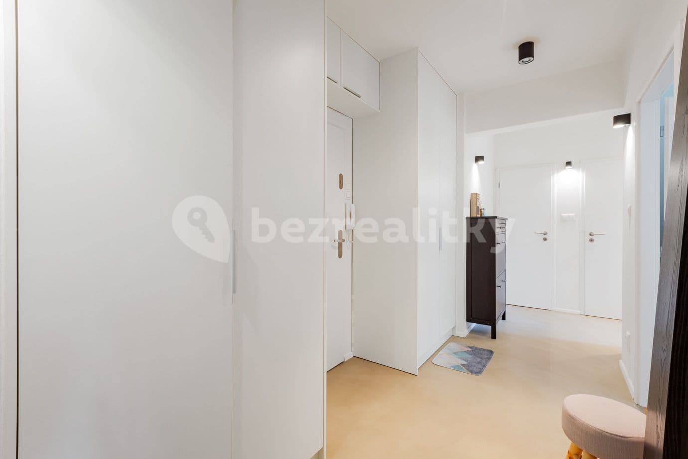 Pronájem bytu 2+1 60 m², Jakutská, Praha, Praha Pronájem bytu 2+1 60 m², Jakutská, Praha, Praha