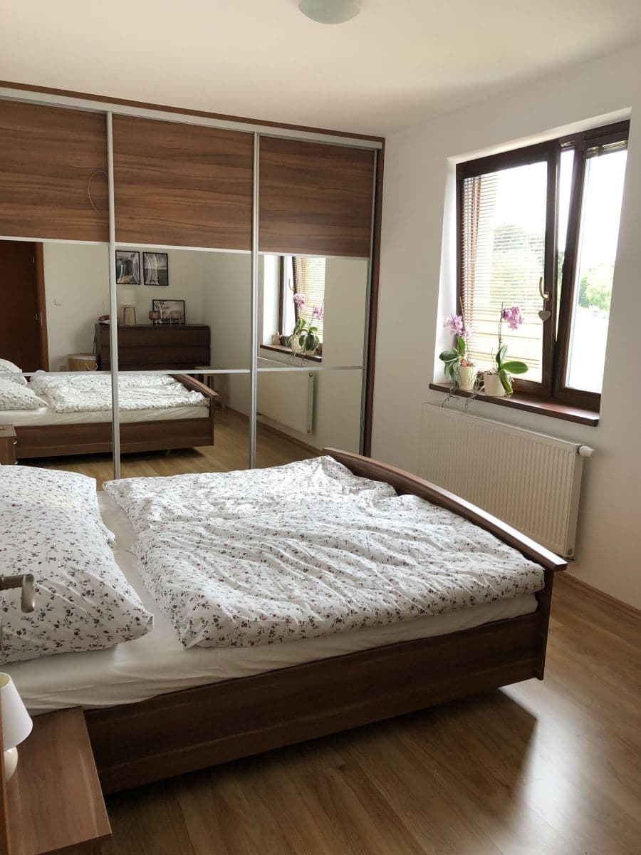 Pronájem bytu 2+kk 60 m², K Pazderně, Benešov, Středočeský kraj Pronájem bytu 2+kk 60 m², K Pazderně, Benešov, Středočeský kraj