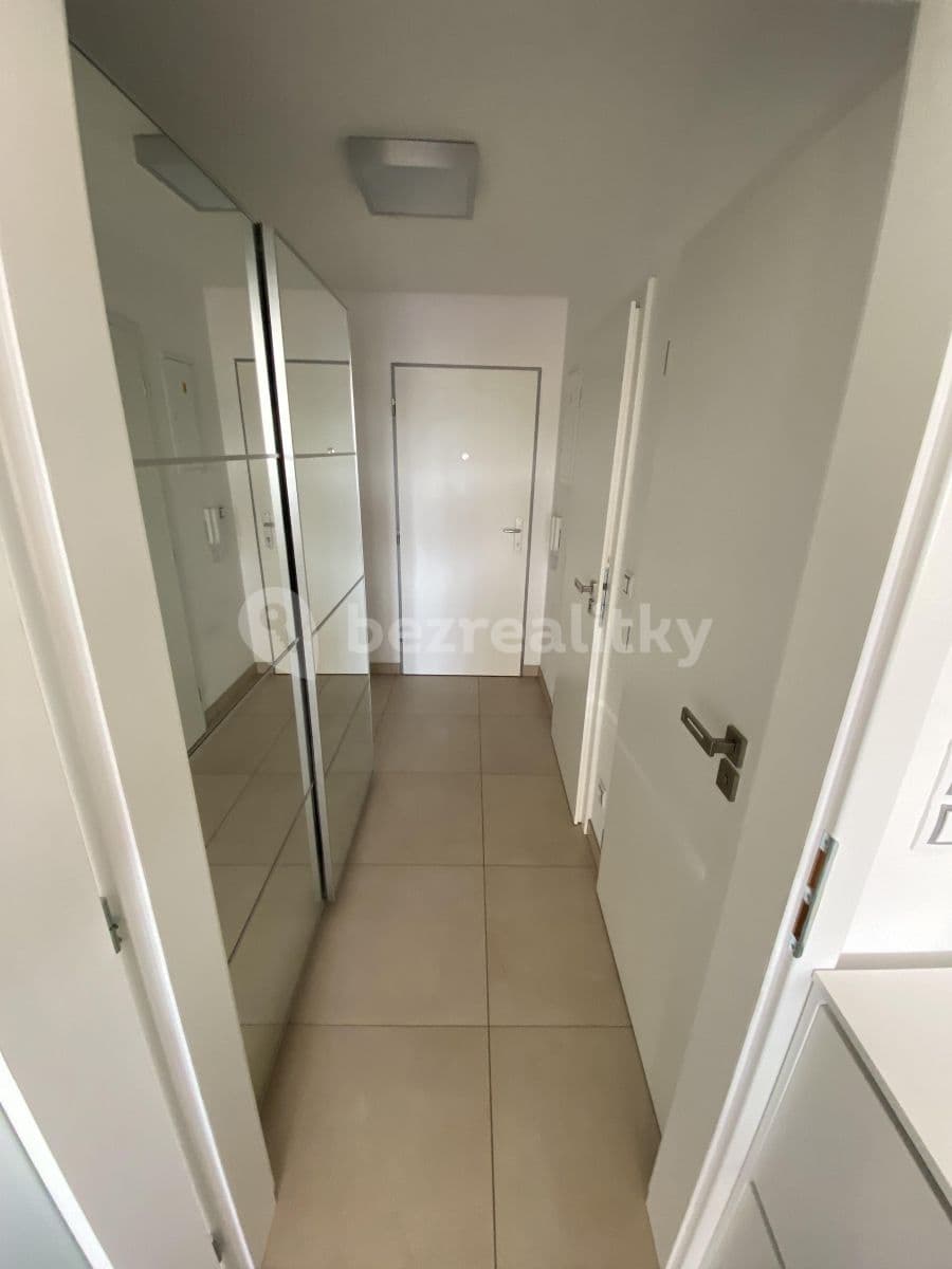 Pronájem bytu 2+kk 46 m², Višňová, Moravany, Jihomoravský kraj Pronájem bytu 2+kk 46 m², Višňová, Moravany, Jihomoravský kraj